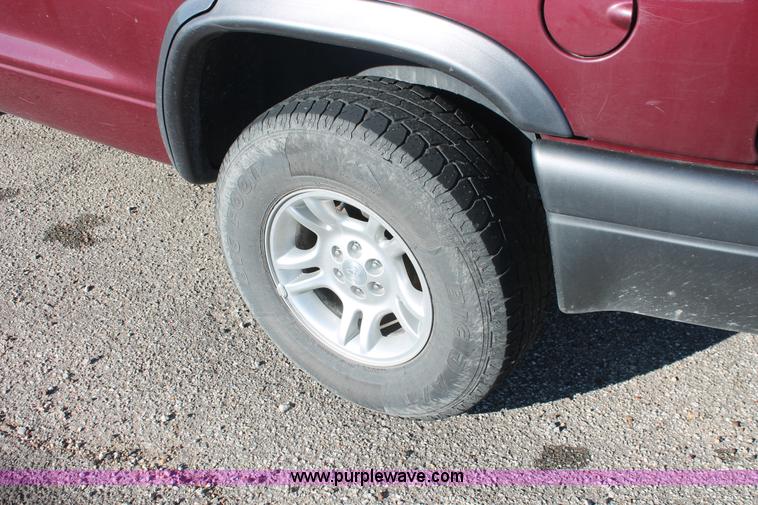 image for item E2794 2002 Dodge Durango SXT SUV