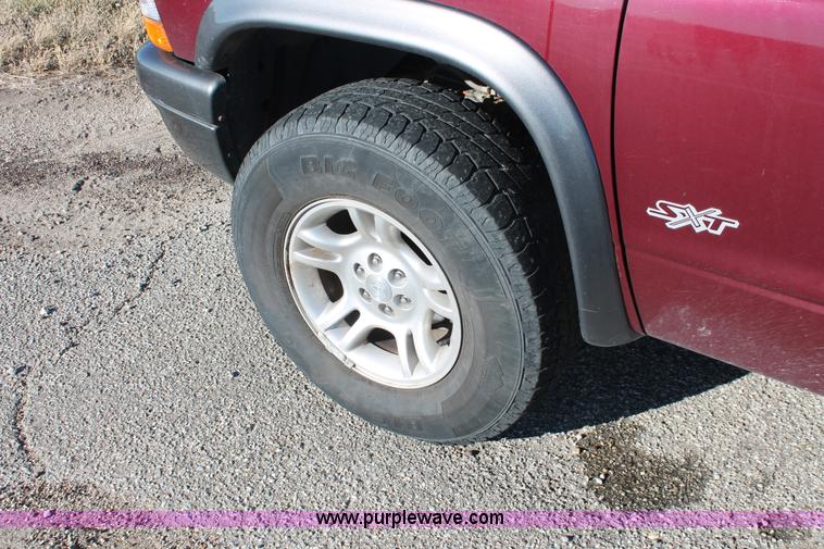 image for item E2794 2002 Dodge Durango SXT SUV