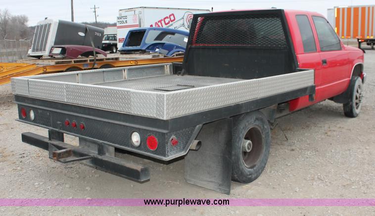 image for item E2800 1992 Chevrolet 3500 extended cab flatbed truck