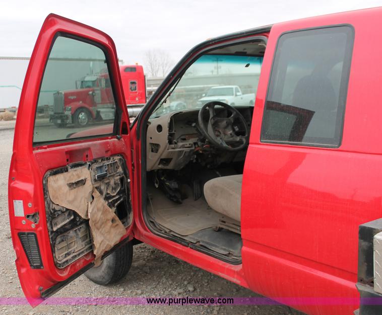 image for item E2800 1992 Chevrolet 3500 extended cab flatbed truck