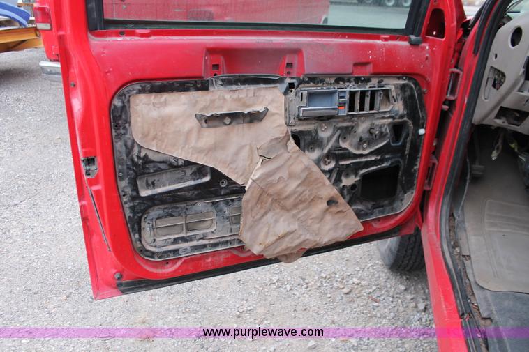 image for item E2800 1992 Chevrolet 3500 extended cab flatbed truck