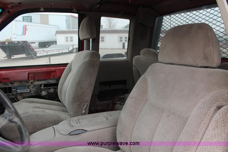 image for item E2800 1992 Chevrolet 3500 extended cab flatbed truck