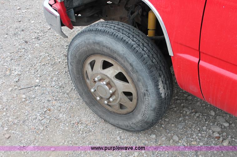 image for item E2800 1992 Chevrolet 3500 extended cab flatbed truck