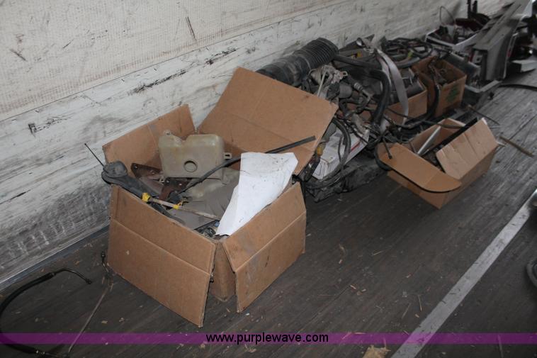 image for item E2800 1992 Chevrolet 3500 extended cab flatbed truck