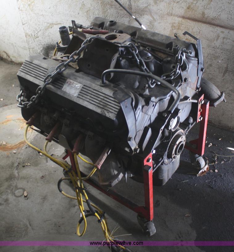 image for item E2800 1992 Chevrolet 3500 extended cab flatbed truck