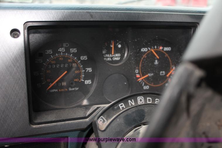 image for item E2801 1992 Chevrolet G30 Sport van