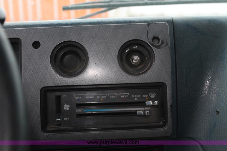 image for item E2801 1992 Chevrolet G30 Sport van