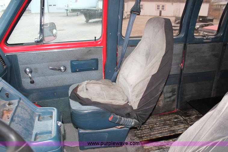 image for item E2801 1992 Chevrolet G30 Sport van