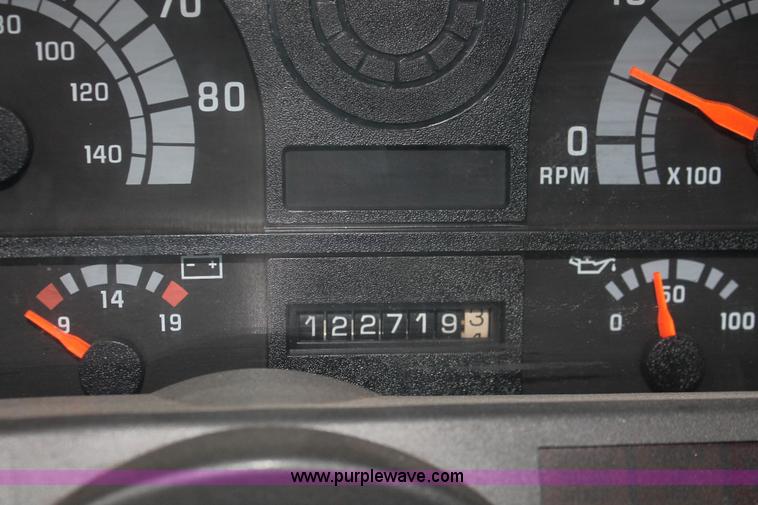 image for item E2802 1997 GMC C6500 box truck