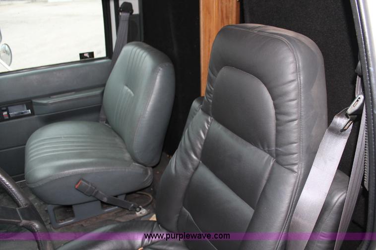 image for item E2802 1997 GMC C6500 box truck