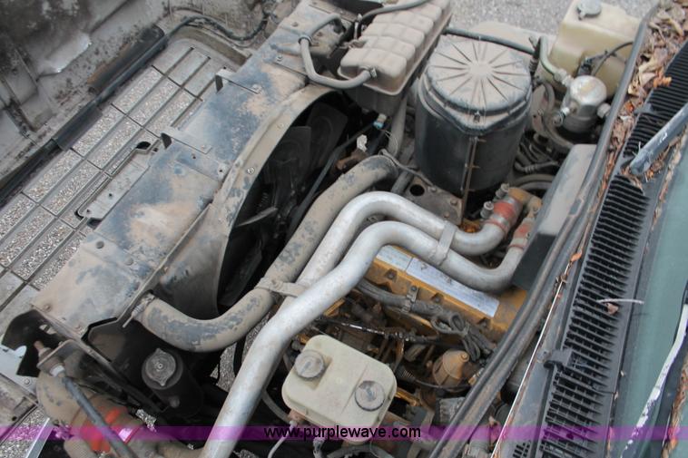 image for item E2802 1997 GMC C6500 box truck