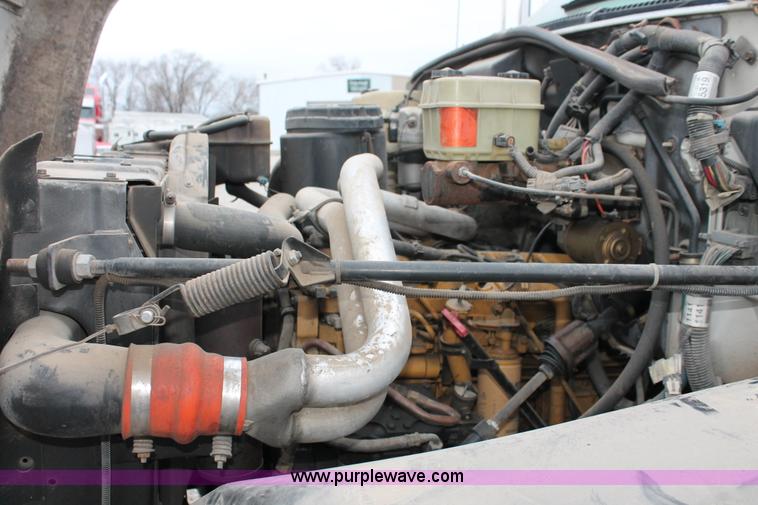 image for item E2802 1997 GMC C6500 box truck