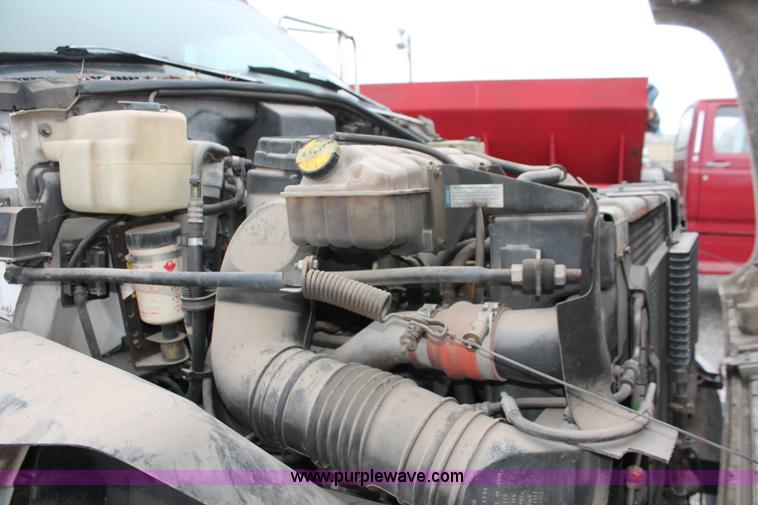 image for item E2802 1997 GMC C6500 box truck