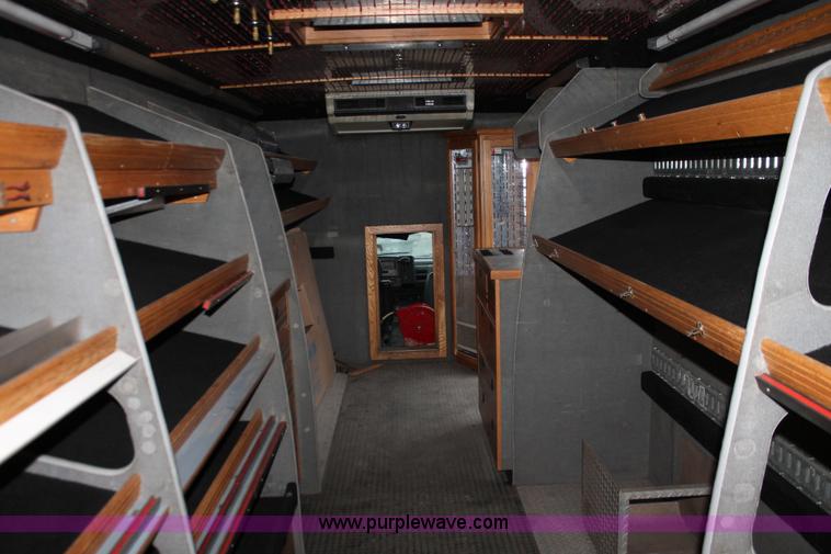 image for item E2802 1997 GMC C6500 box truck