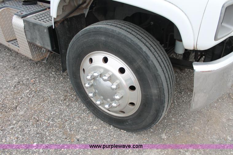 image for item E2802 1997 GMC C6500 box truck