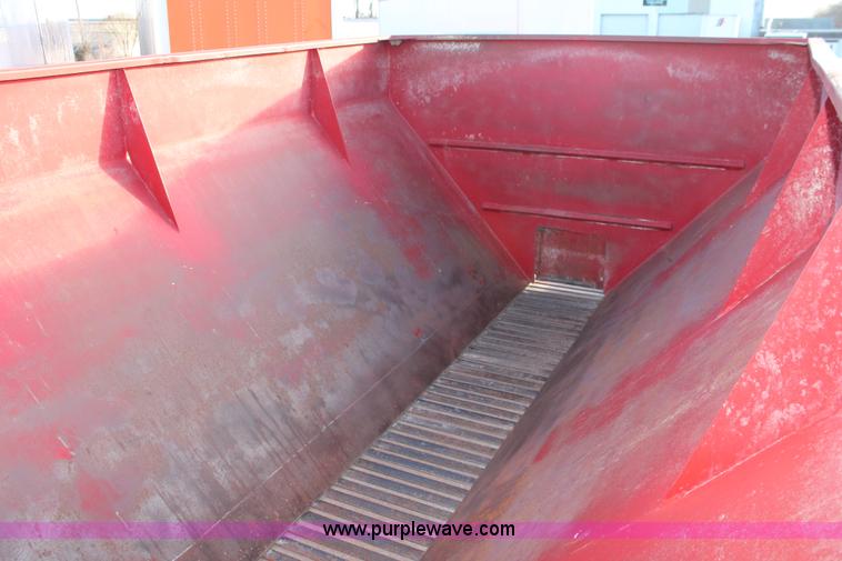 image for item E2804 1983 Ford F8000 lime spreader truck