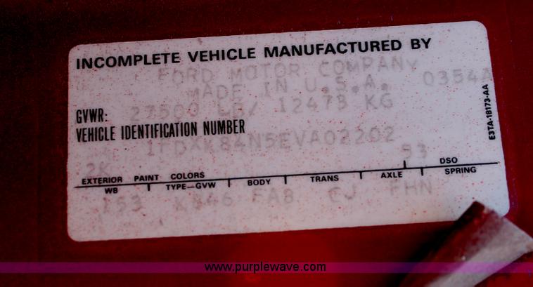 image for item E2804 1983 Ford F8000 lime spreader truck