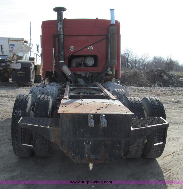 image for item E3583 1987 Kenworth semi truck