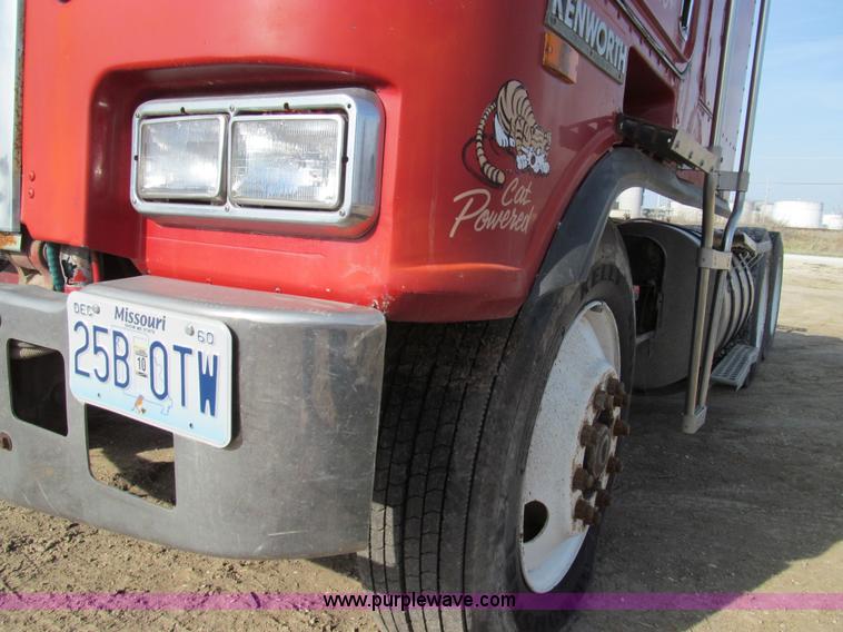 image for item E3583 1987 Kenworth semi truck