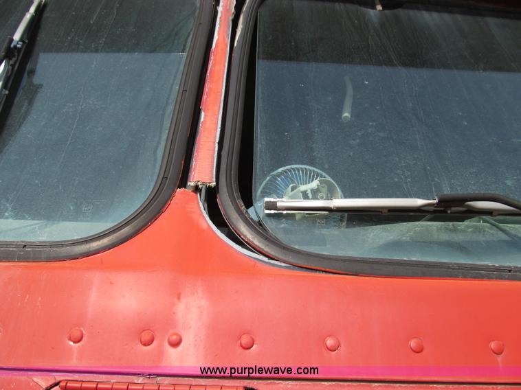 image for item E3583 1987 Kenworth semi truck