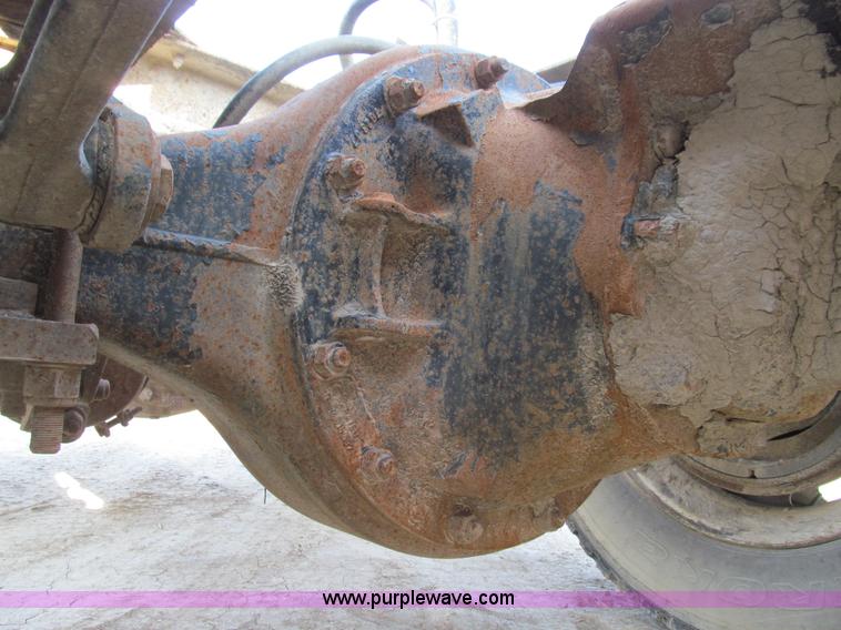 image for item E3583 1987 Kenworth semi truck