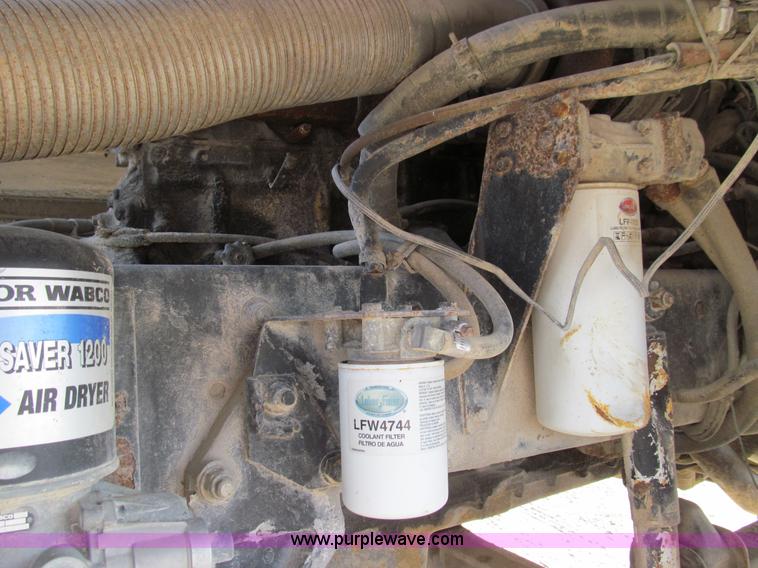 image for item E3583 1987 Kenworth semi truck