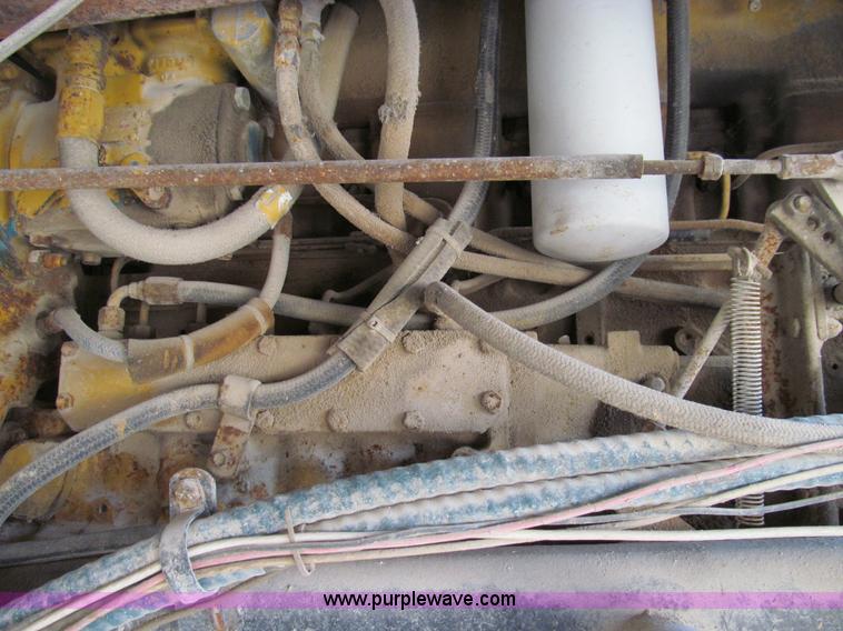 image for item E3583 1987 Kenworth semi truck