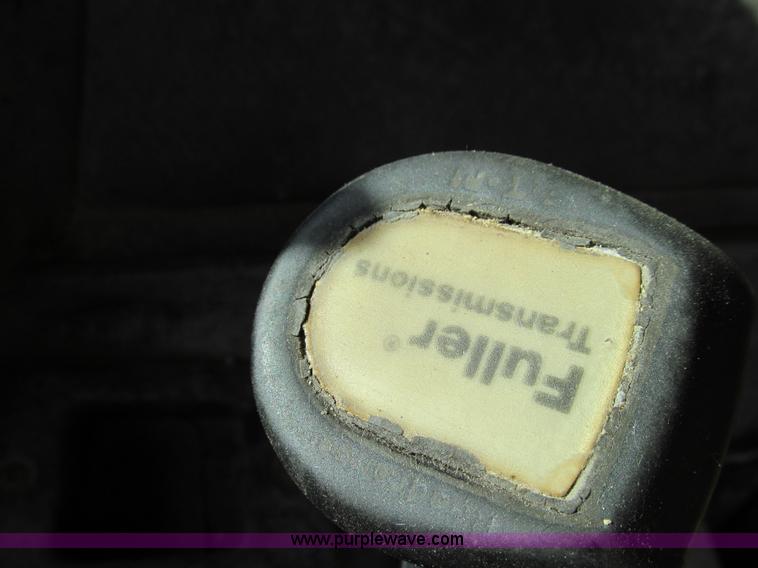 image for item E3583 1987 Kenworth semi truck