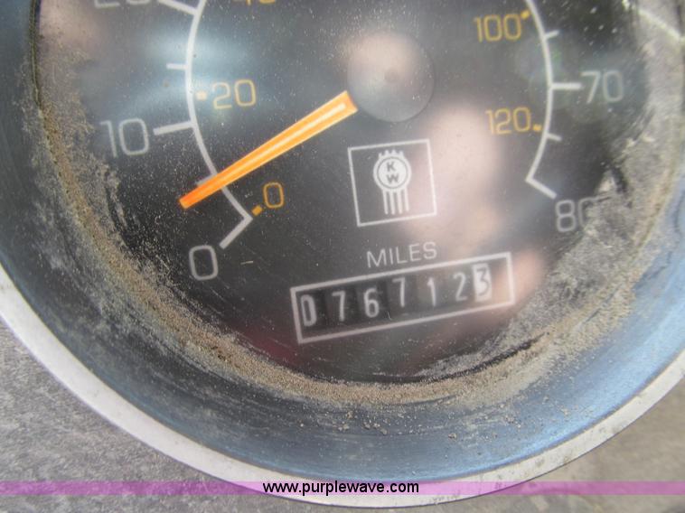 image for item E3583 1987 Kenworth semi truck