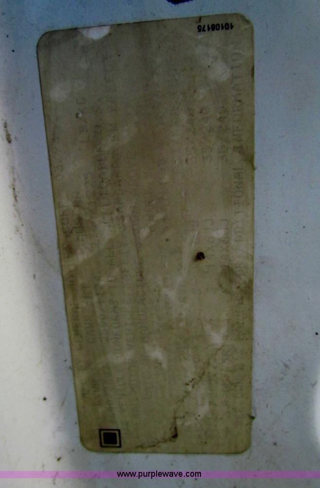 image for item E8102 1993 Chevrolet S10 pickup truck