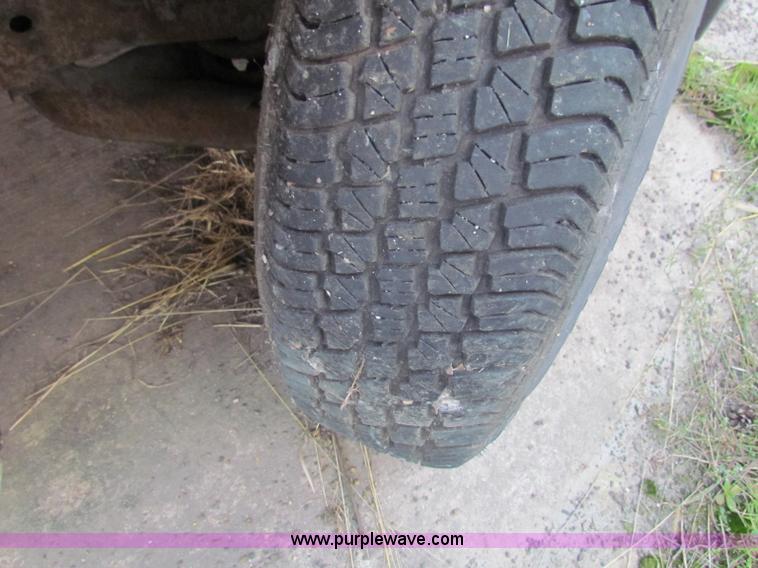 image for item E8102 1993 Chevrolet S10 pickup truck