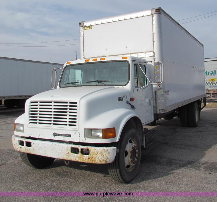 image for item E8210 2000 International 4700 24' box truck