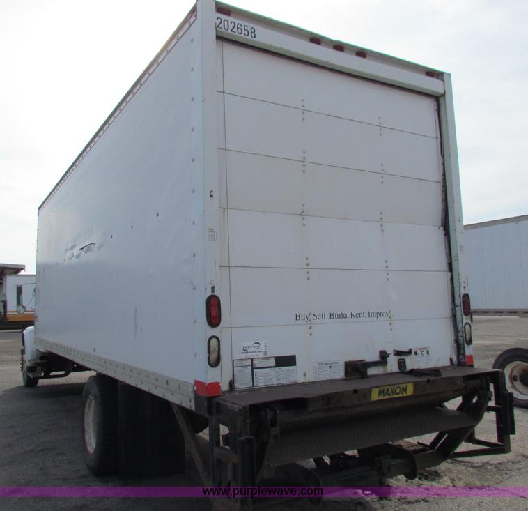 image for item E8210 2000 International 4700 24' box truck