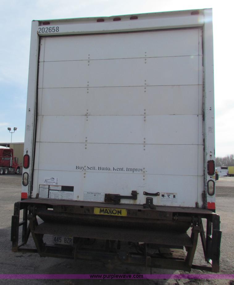 image for item E8210 2000 International 4700 24' box truck