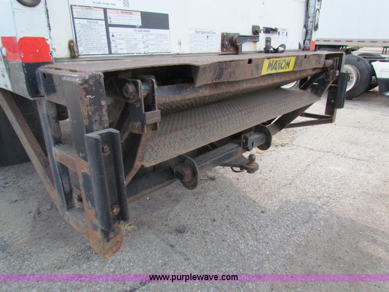 image for item E8210 2000 International 4700 24' box truck