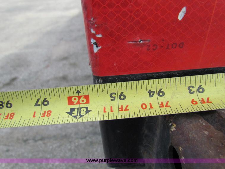 image for item E8210 2000 International 4700 24' box truck