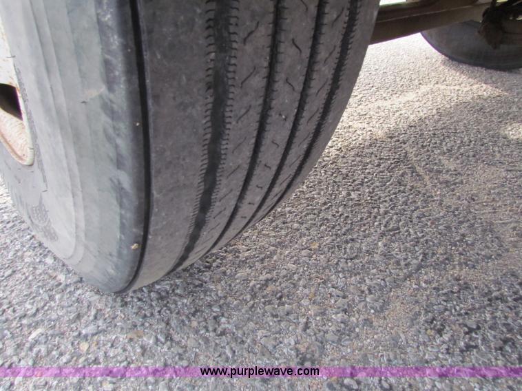 image for item E8210 2000 International 4700 24' box truck