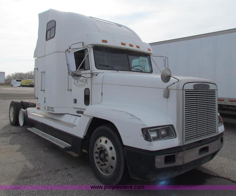 image for item E8211 1994 Freightliner FLD120 semi truck