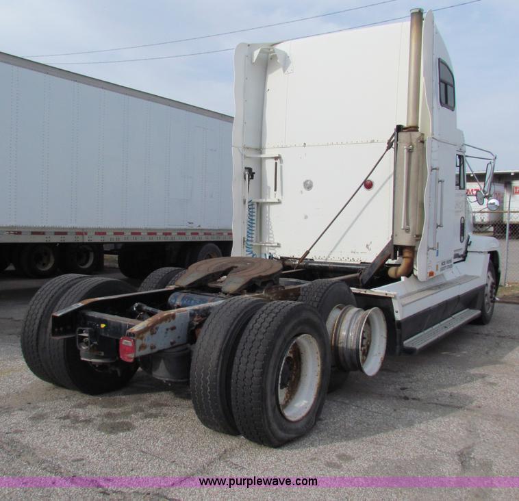 image for item E8211 1994 Freightliner FLD120 semi truck