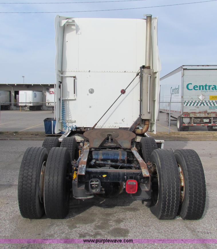 image for item E8211 1994 Freightliner FLD120 semi truck