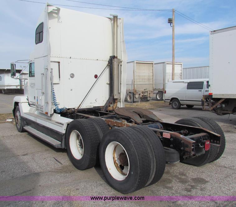 image for item E8211 1994 Freightliner FLD120 semi truck