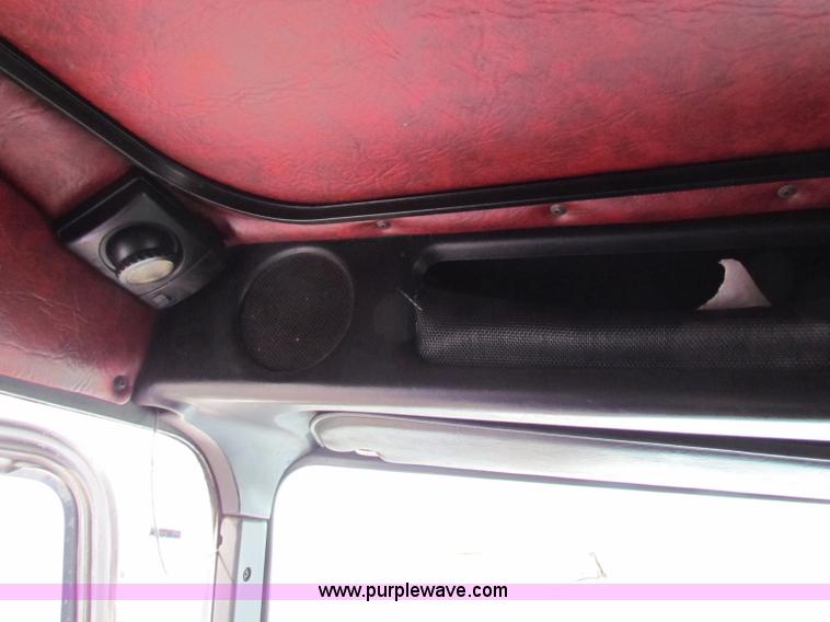 image for item E8211 1994 Freightliner FLD120 semi truck