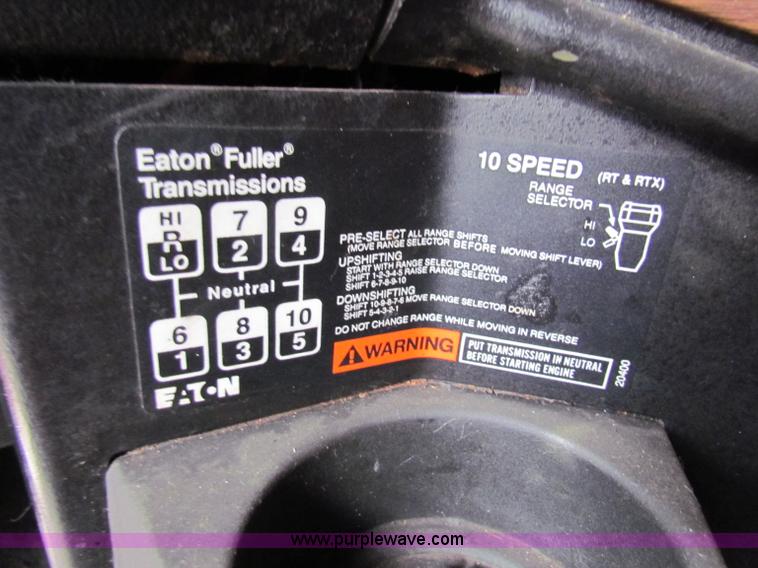 image for item E8211 1994 Freightliner FLD120 semi truck