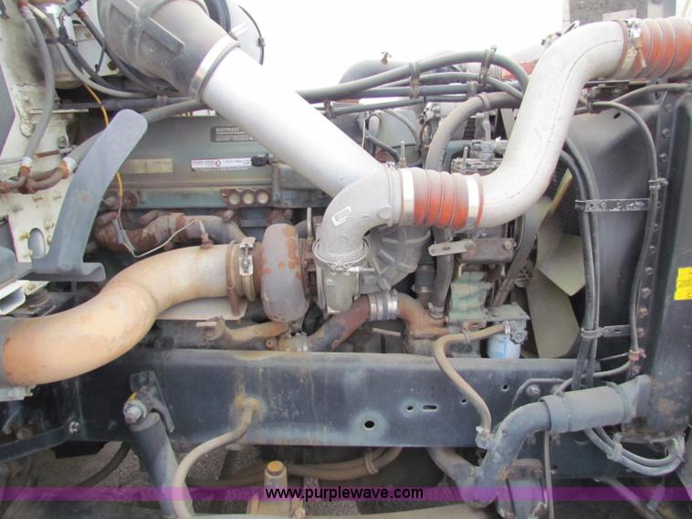 image for item E8211 1994 Freightliner FLD120 semi truck