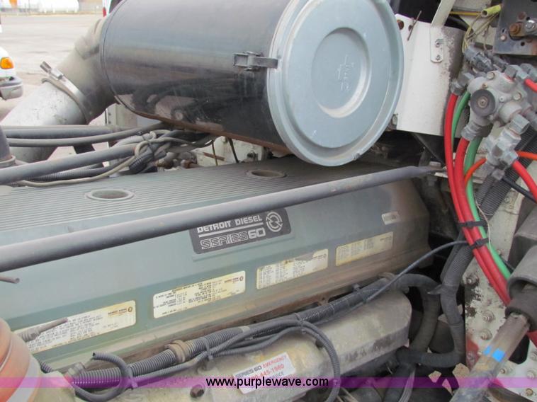 image for item E8211 1994 Freightliner FLD120 semi truck