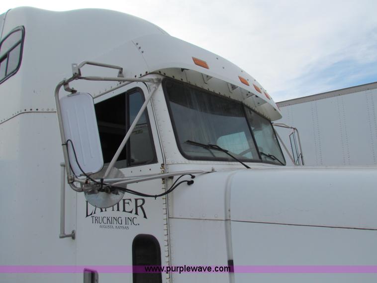 image for item E8211 1994 Freightliner FLD120 semi truck