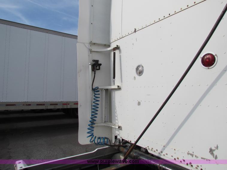 image for item E8211 1994 Freightliner FLD120 semi truck