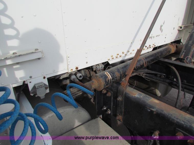 image for item E8211 1994 Freightliner FLD120 semi truck