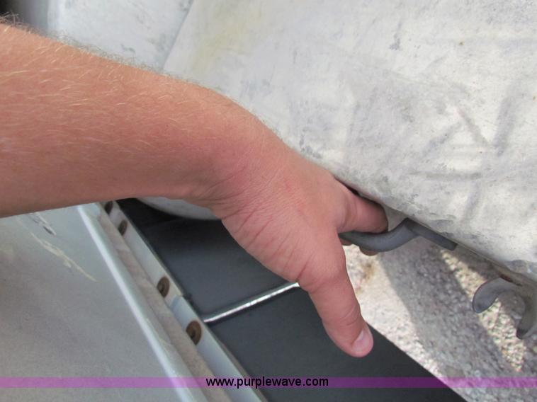 image for item E8211 1994 Freightliner FLD120 semi truck