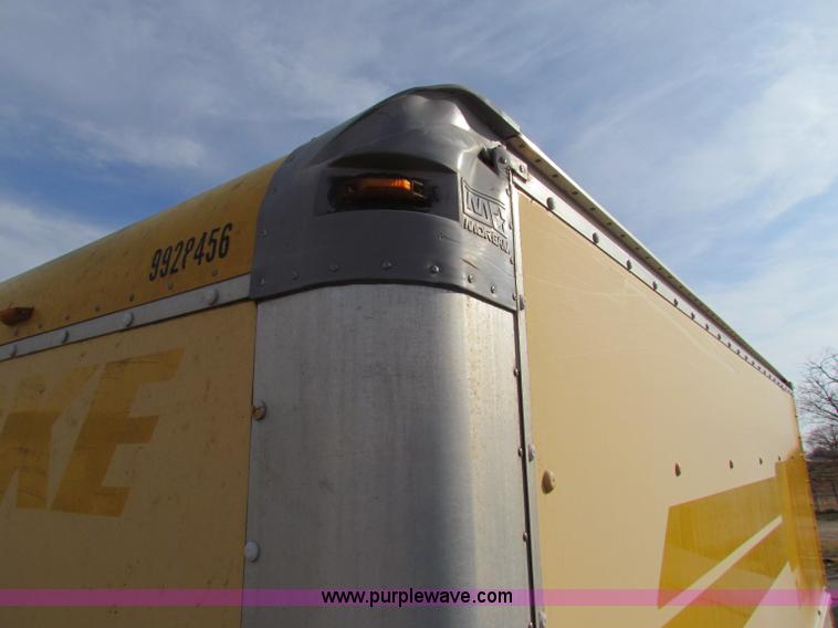 image for item E8212 2005 GMC 3500 Savana box van